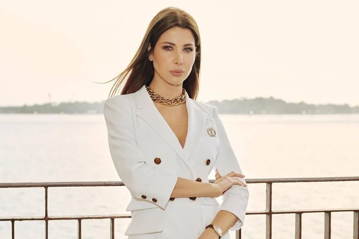 إطلالات نانسي عجرم باللون الابيض