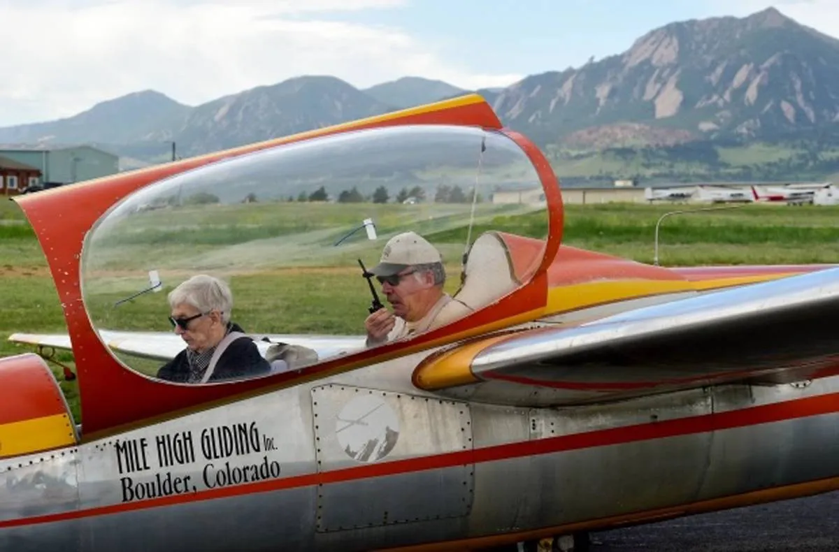 شاهد كيف احتفلت امرأة أمريكية بعيد ميلادها الـ 99