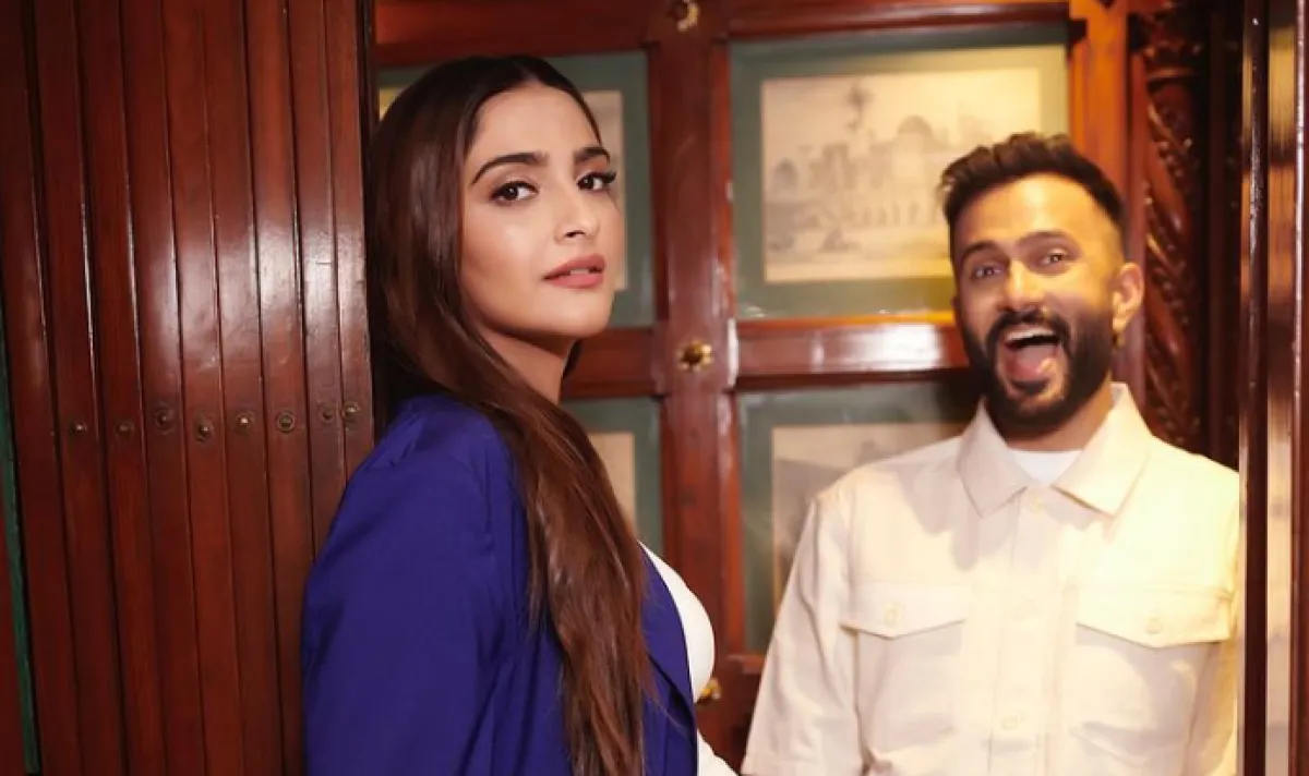 سونام كابور مع زوجها أناند أهوجا- الصورة من حساب النجمة في إنستغرام