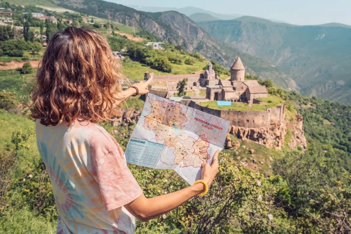 من الضروري ارتداء الملابس المناسبة عند زيارة الأماكن الدينية