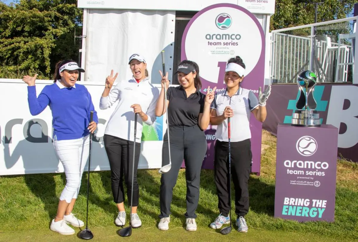 فريق جوانا جوستافسون وال3 سعوديات الفائز بالمركز الثالث في بطولة ProAm في بطولات سلسلة أرامكو في لندن