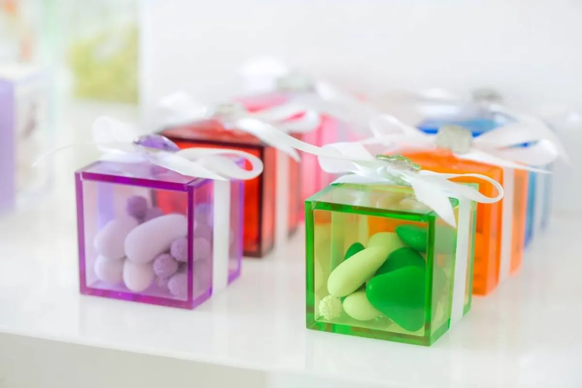 توزيعات الملبس في حفل الزفاف