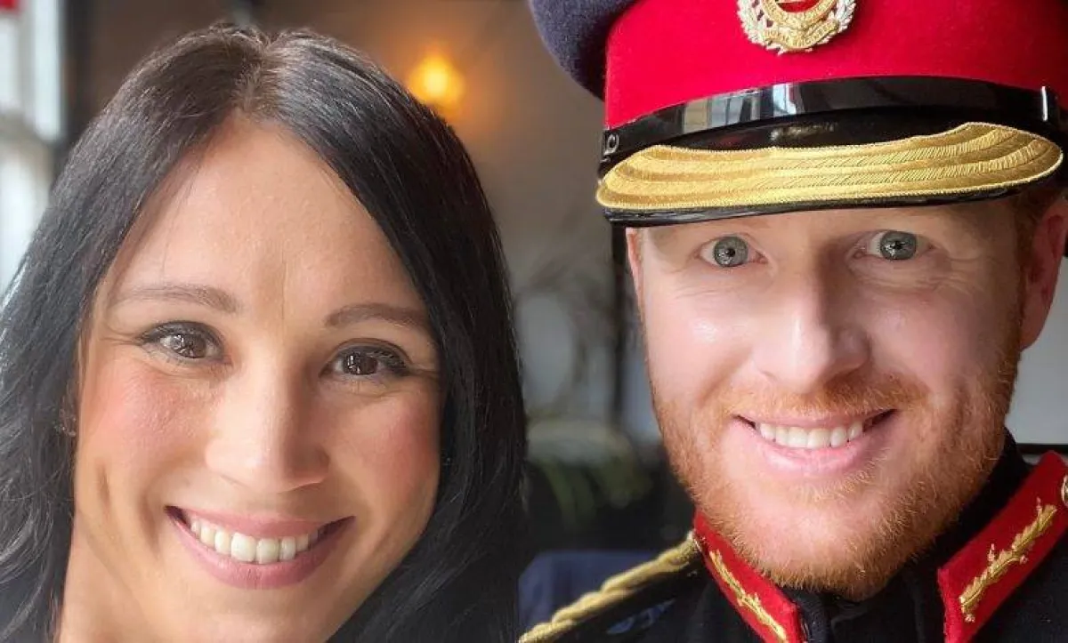 شبيه الأمير هاري وشبيهة ميغان ماركل