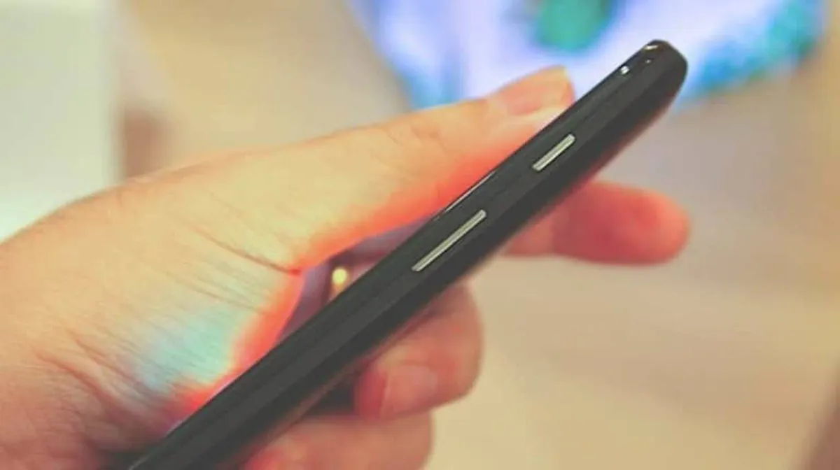  تعرفي على أسباب تلف شاشة الموبايل