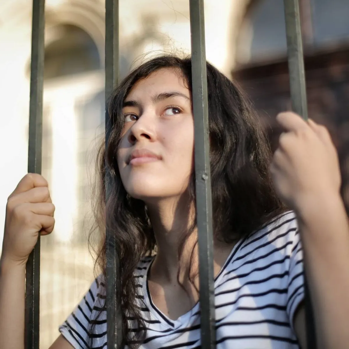 صورة تعبيرية ترمز للقيود