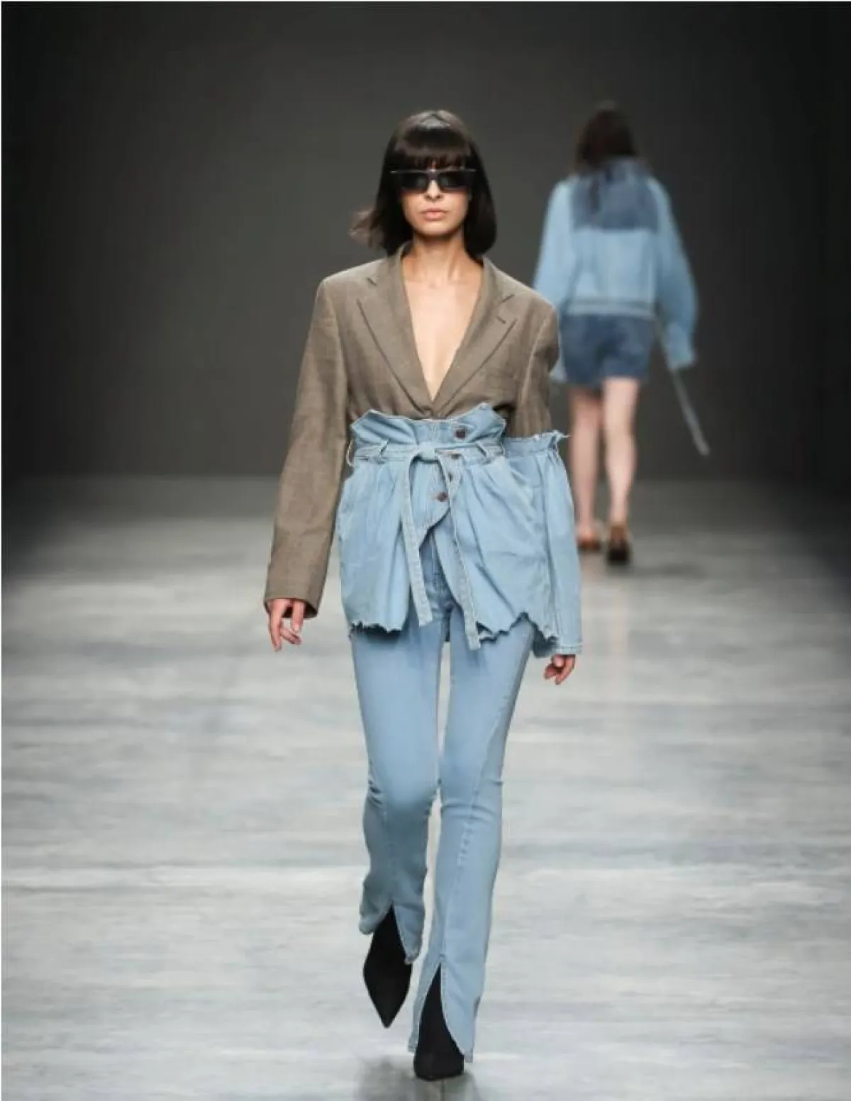 تنسيق بنطلون الجينز من بي أل سي في  Blcv