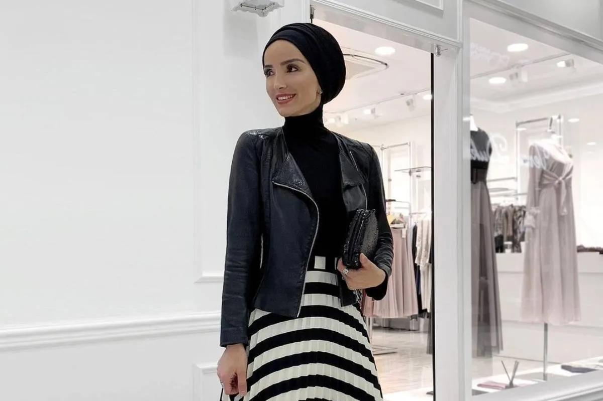 موديلات تنانير بالابيض والأسود