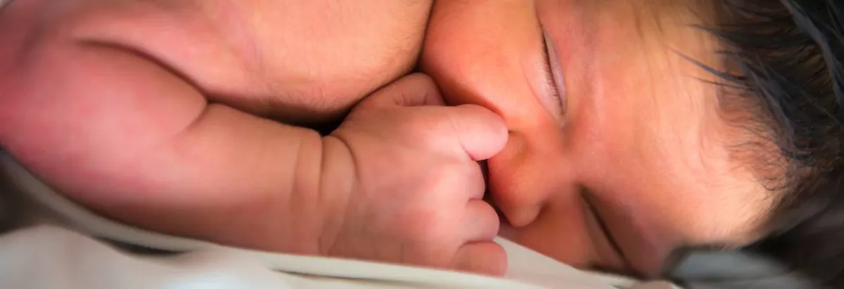 صورة لمولود يتألم