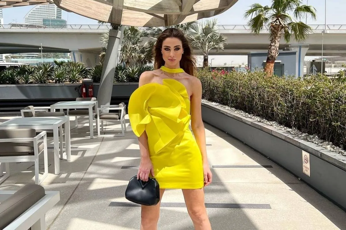 موديلات تنانير بالابيض والأسود