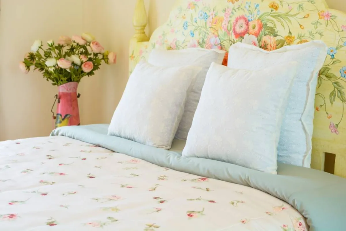 نقش الزهور في الطراز الإنجليزي التقليدي