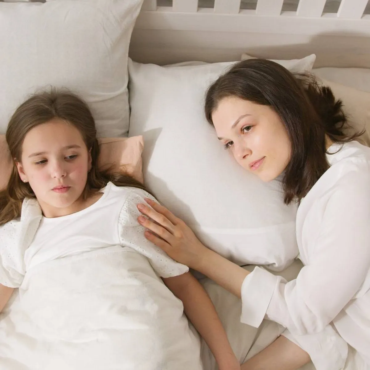 صورة لأم وابنتها المريضة