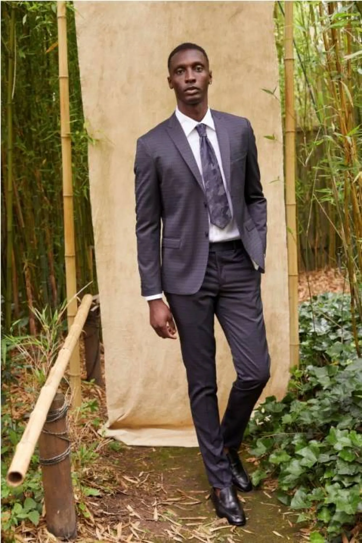 ربطة العنق من إيمانويل أنغارو  Emanuel Ungaro