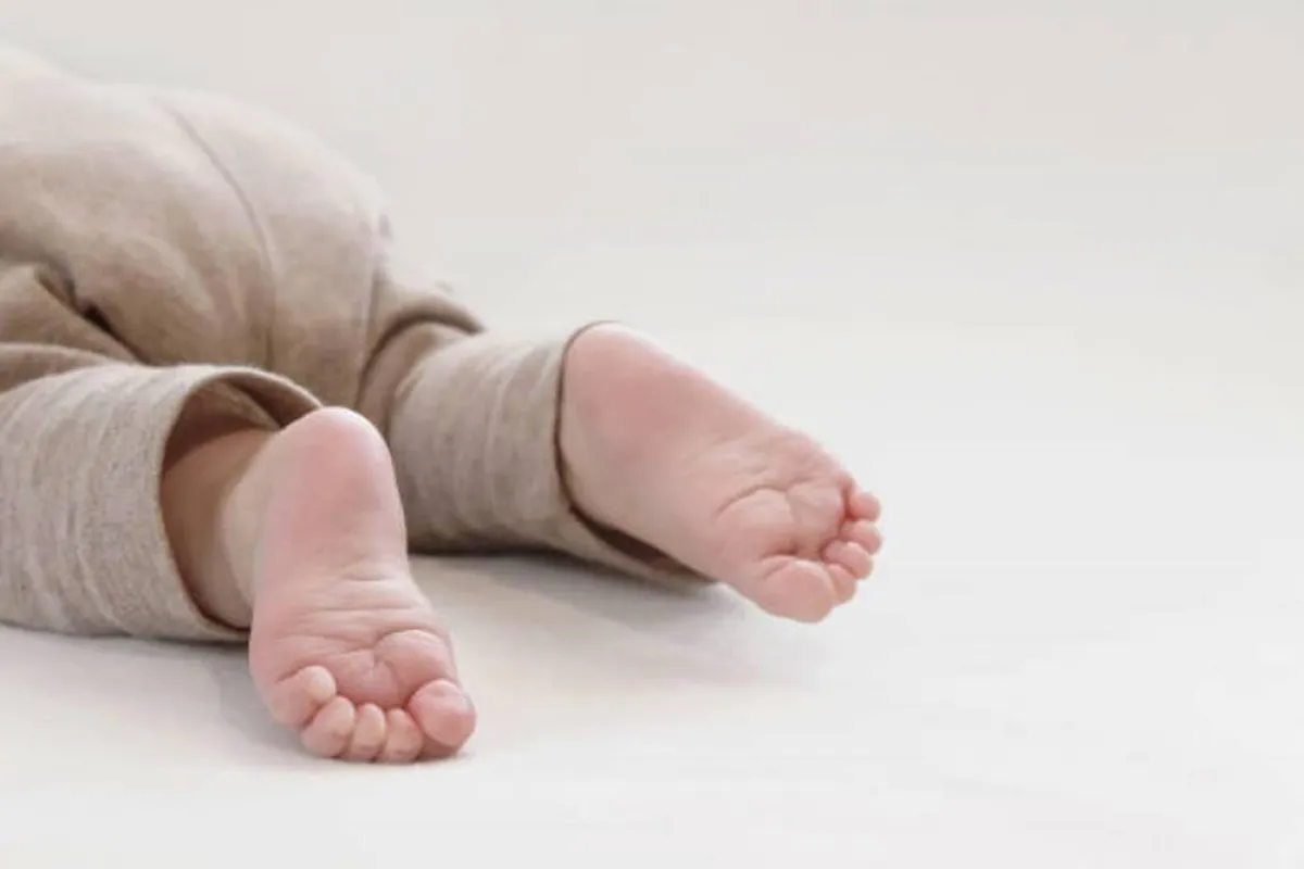 صورة لأطراف الطفل