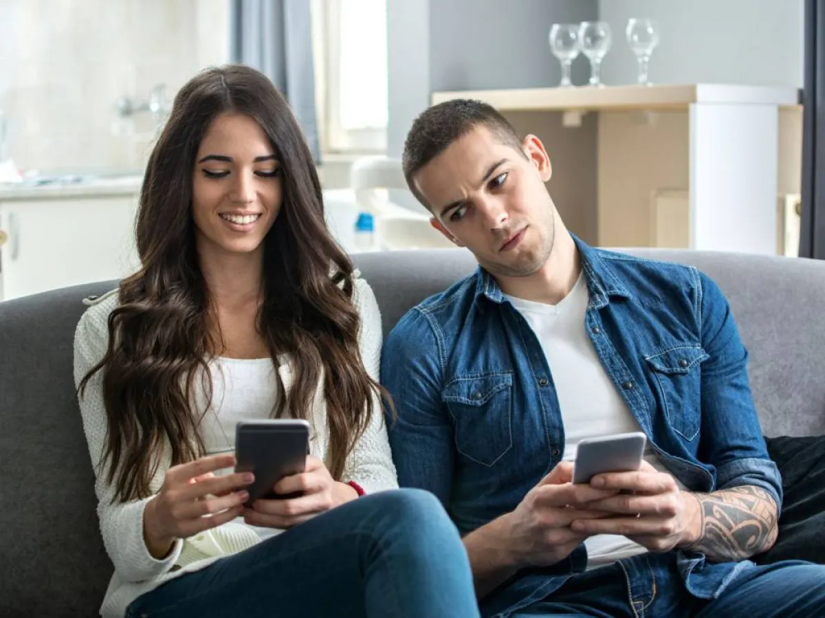 الغيرة بين الزوجين