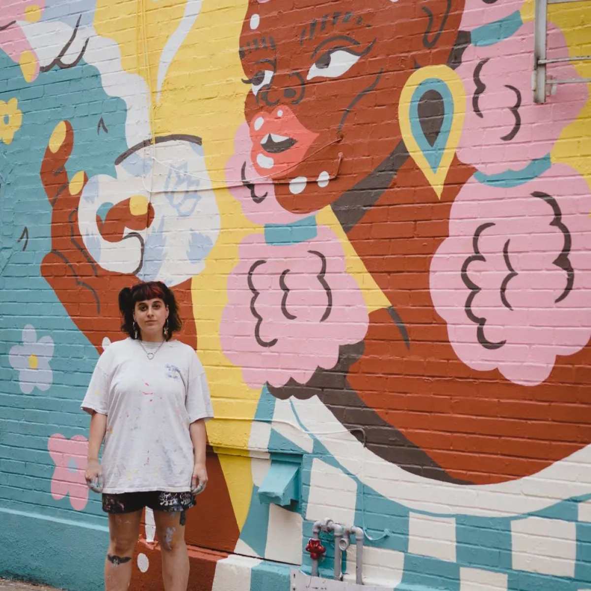 لوحات عملاقة تزين شوارع مونتريال