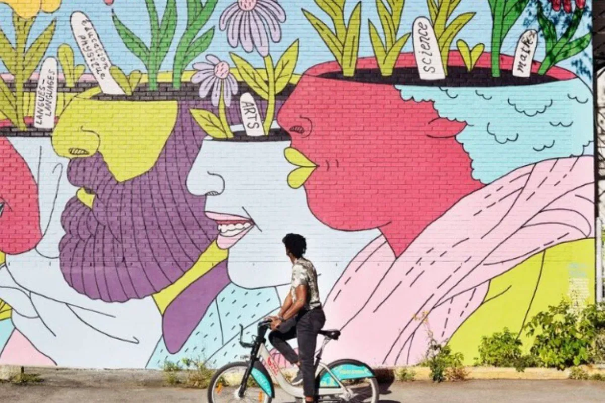 لوحات عملاقة تزين شوارع مونتريال