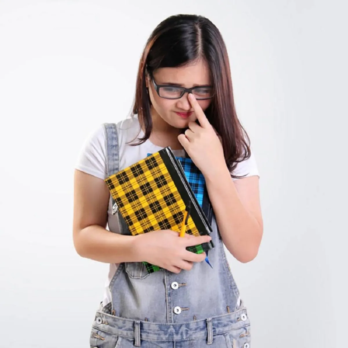 صورة لطفلة خجولة