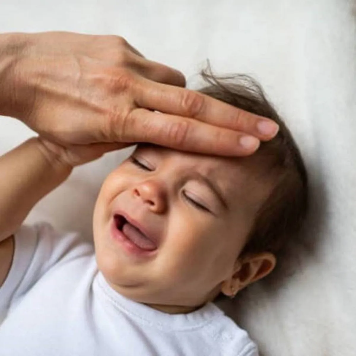 صورة لطفل يبكي