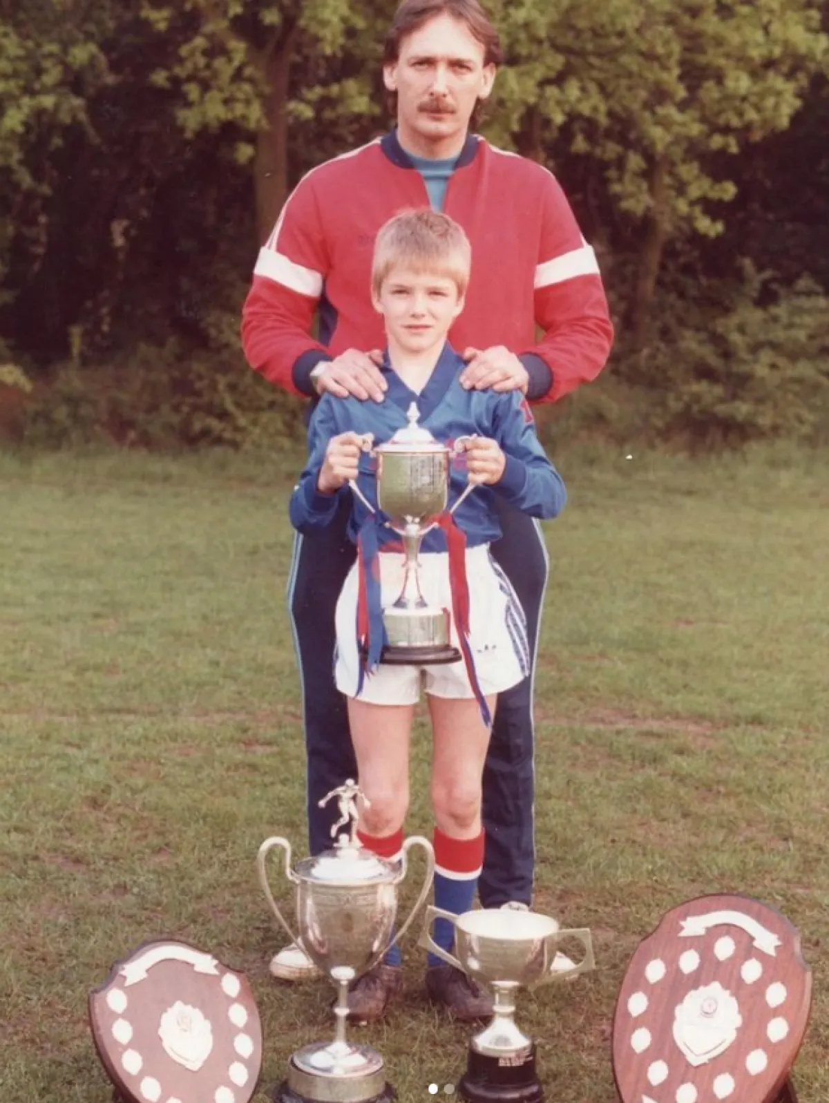 الصورة التي نشرها ديفيد بيكهام على إنستغرام مع والده