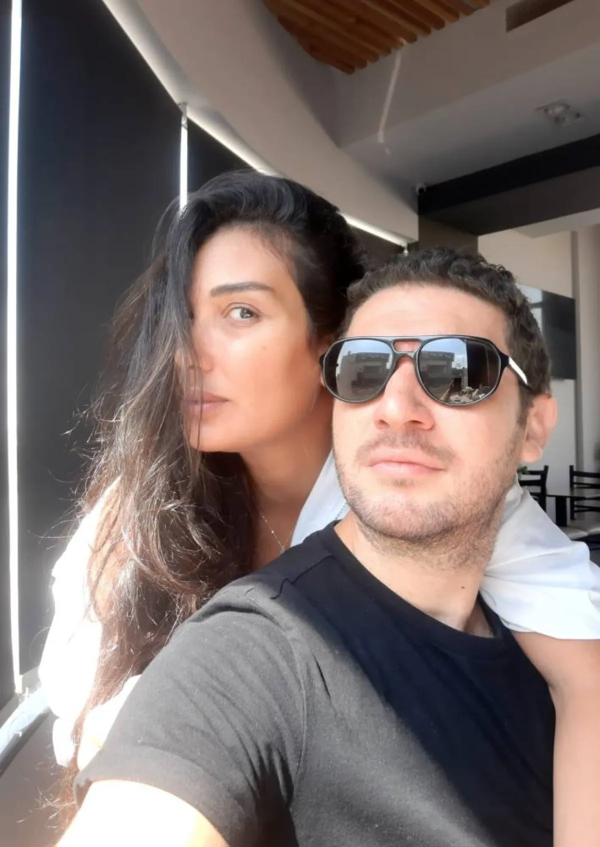 حسام الجندي وزوجته منال الحمروني- صورة من صفحته على فيسبوك