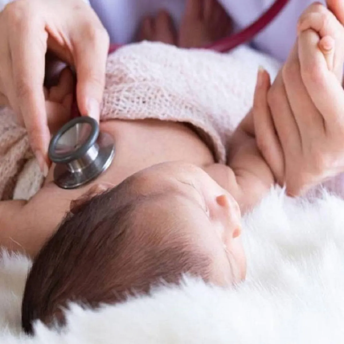 صورة لطفل مريض