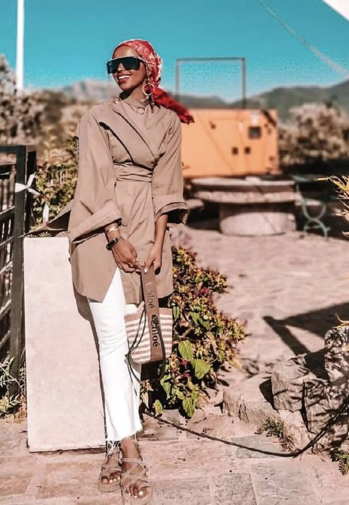 لولوة الخطاف باطلالة عملية