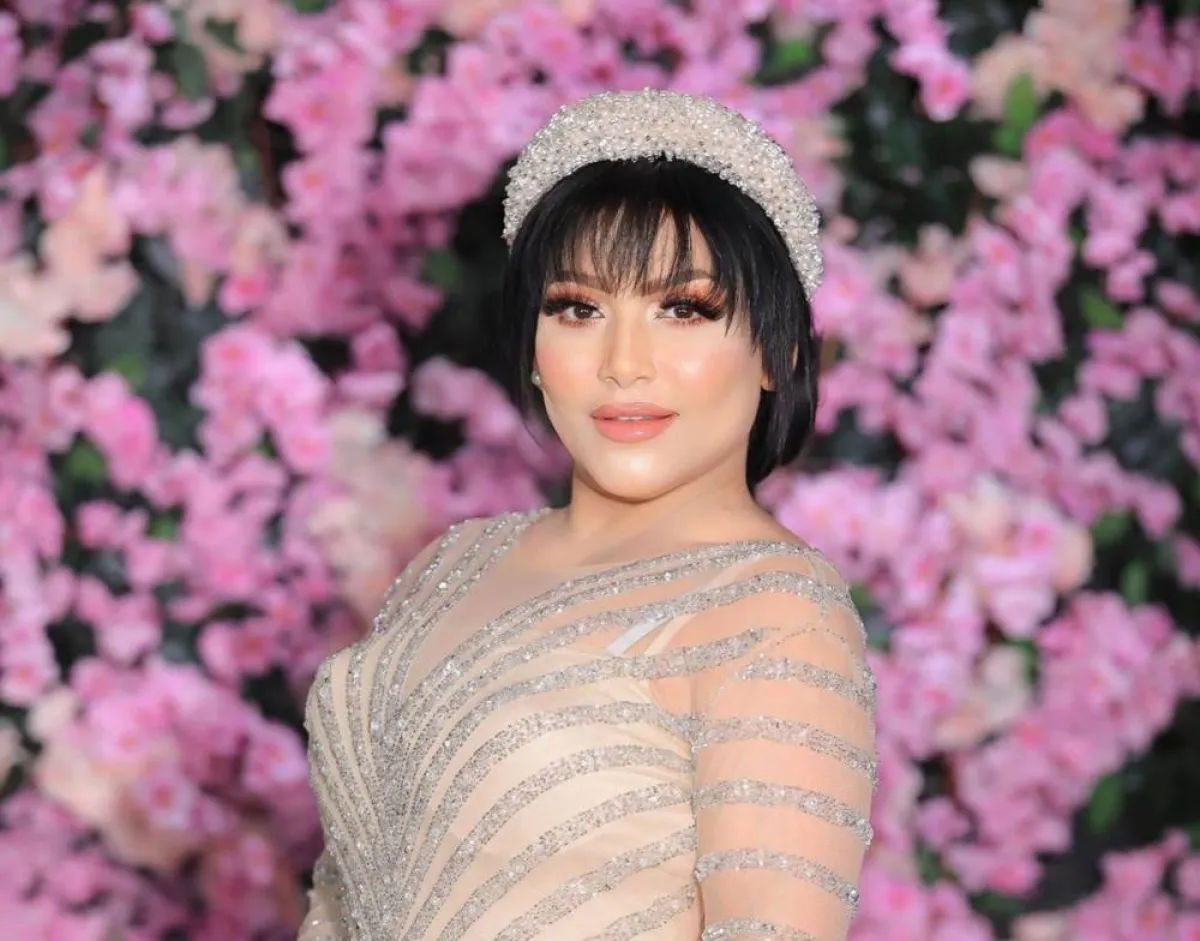 بدرية طلبة من جلسة التصوير -الصورة من حسابها على إنستغرام