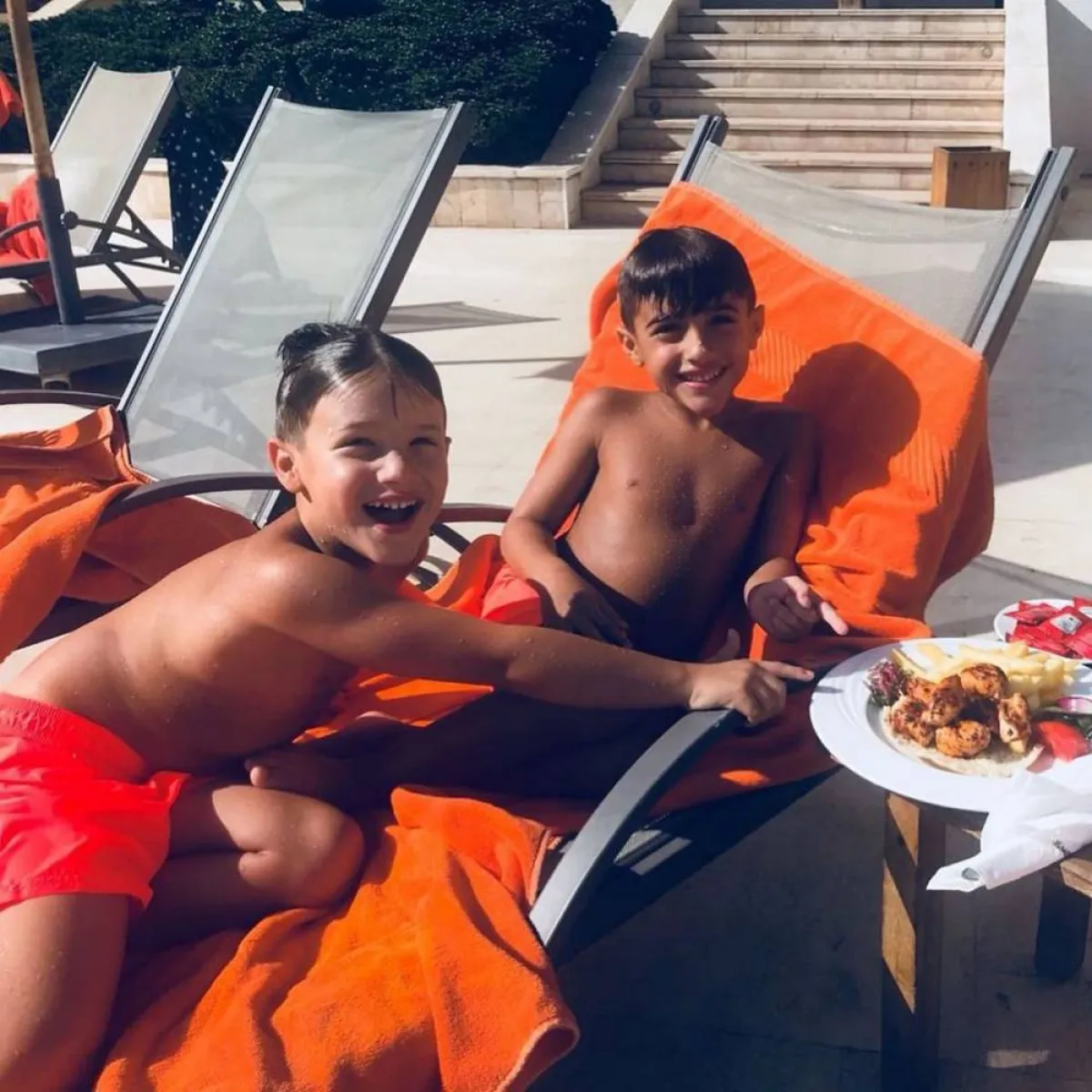 علي وعمر رامي صبري - الصورة من حساب رامي صبري على إنستغرام