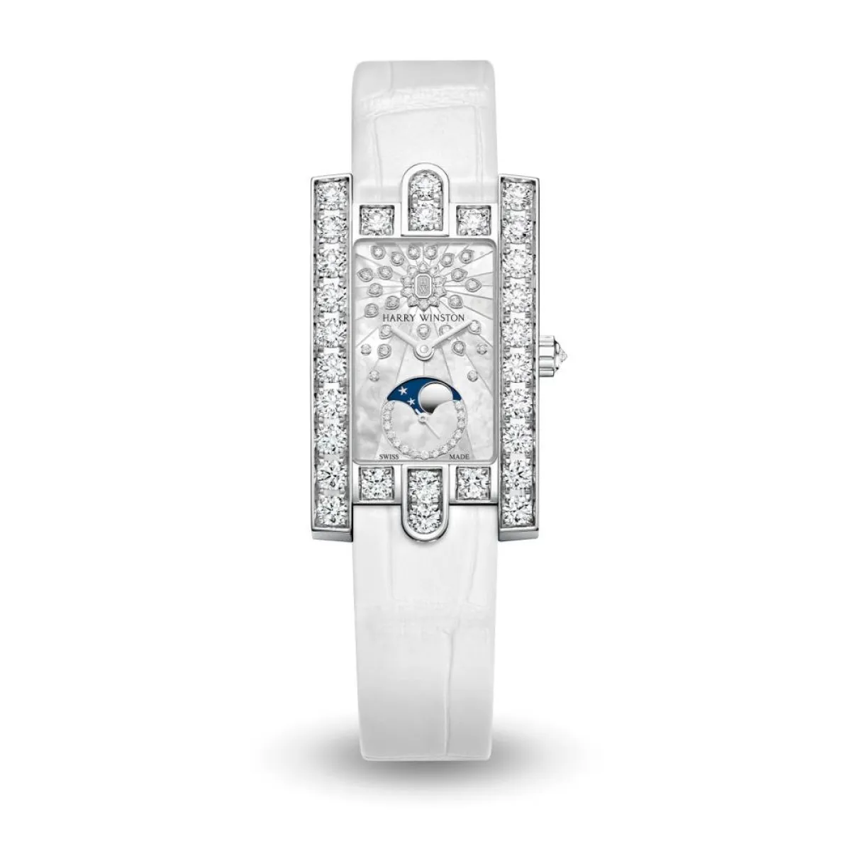 ساعات بيضاء مرصوفة بالألماس لإطلالة راقية لعروس صيف 2022