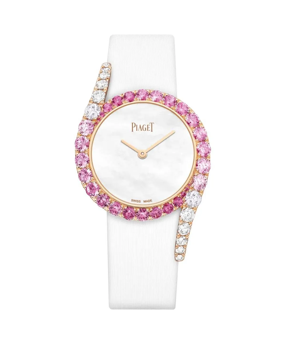 ساعات بيضاء مرصوفة بالألماس لإطلالة راقية لعروس صيف 2022