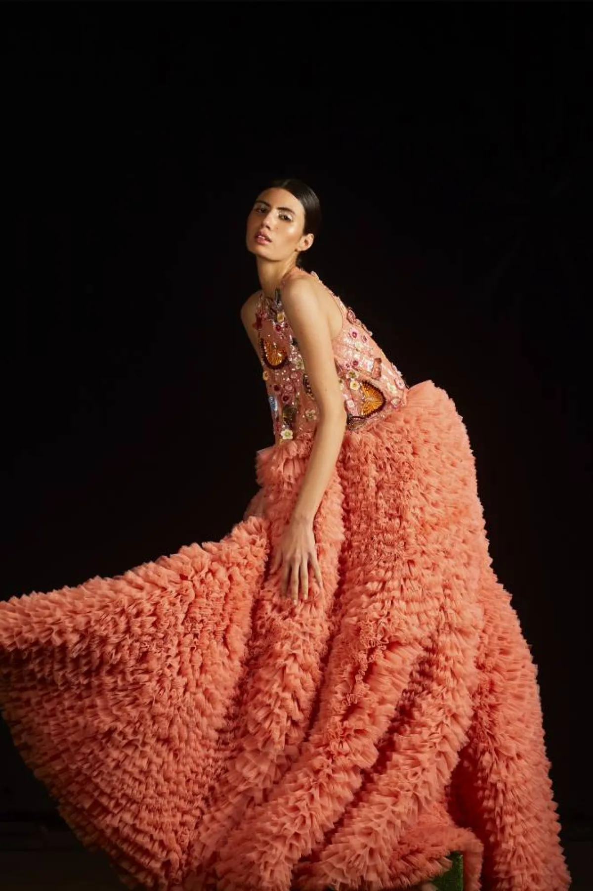 اللون المرجاني في الأزياء الراقية