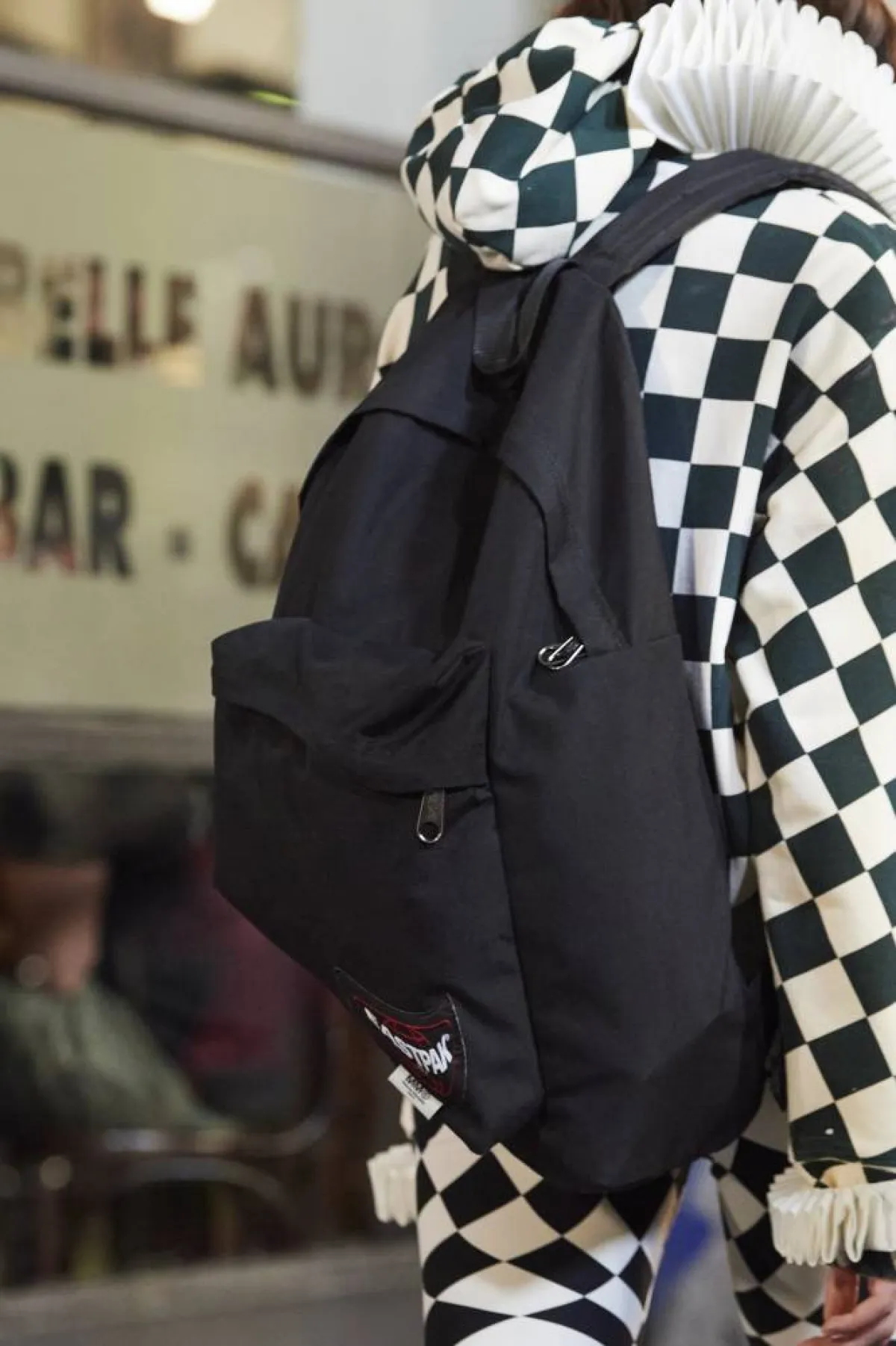 حقائب الظهر صيحة ربيع وصيف 2022