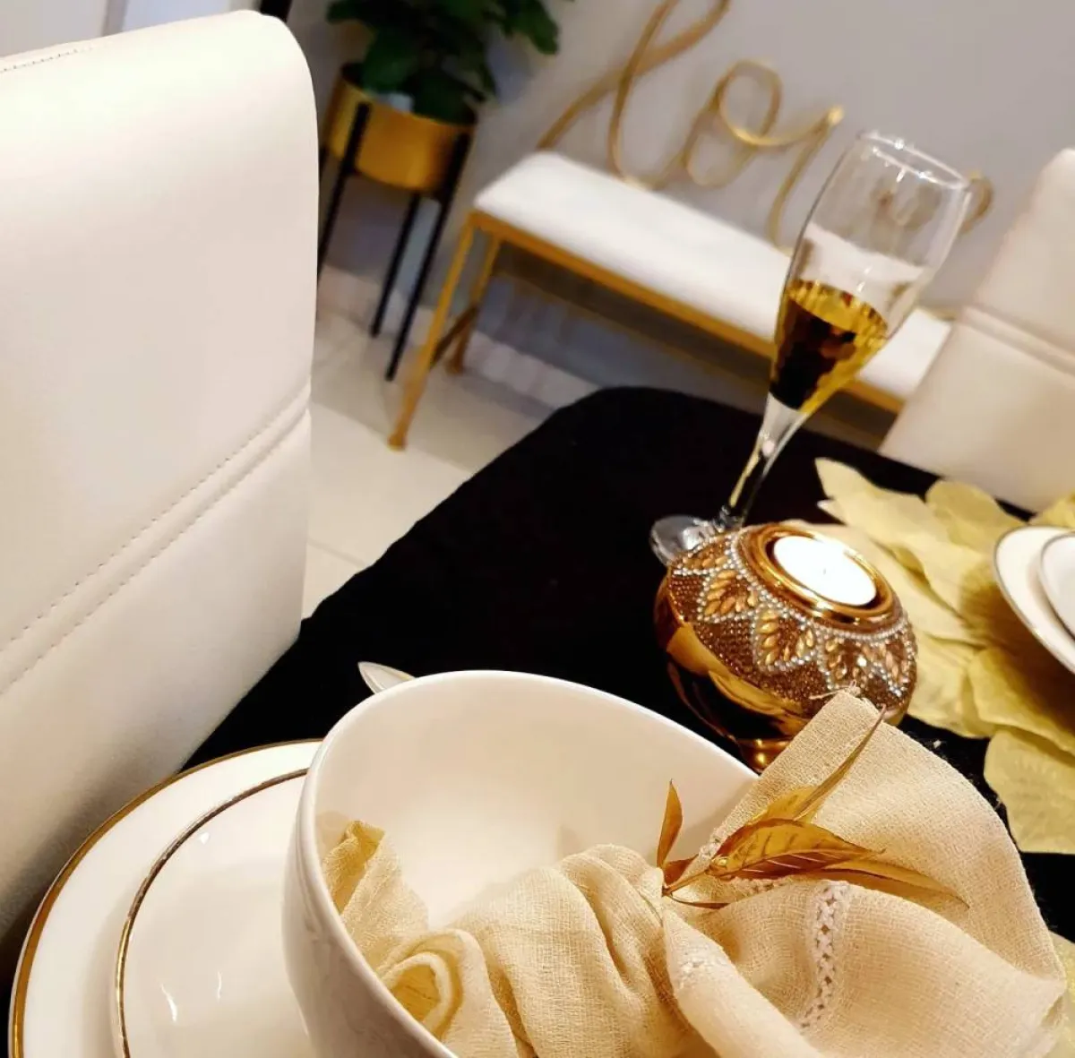 تنسيق أدوات المائدة بشكل جذاب