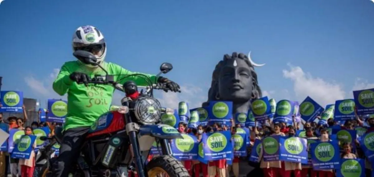 هندي يجوب العالم