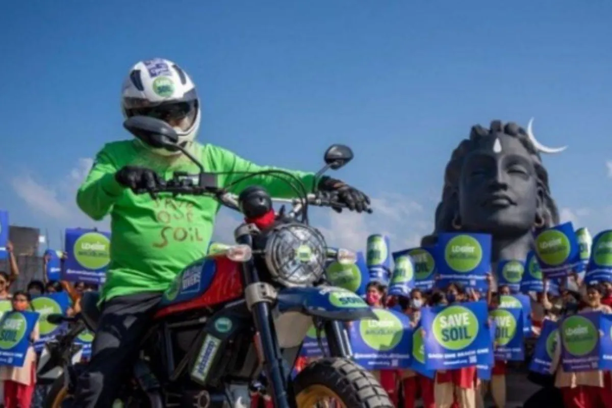 هندي يجوب العالم