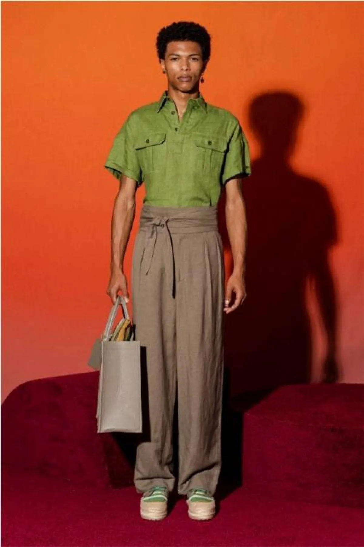 القميص باللون الأخضر من تيدي فونانسون  Teddy Vonranson