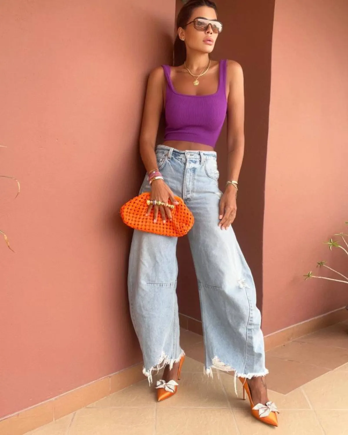 العنود بدر ببنطلون جينز شبابي 