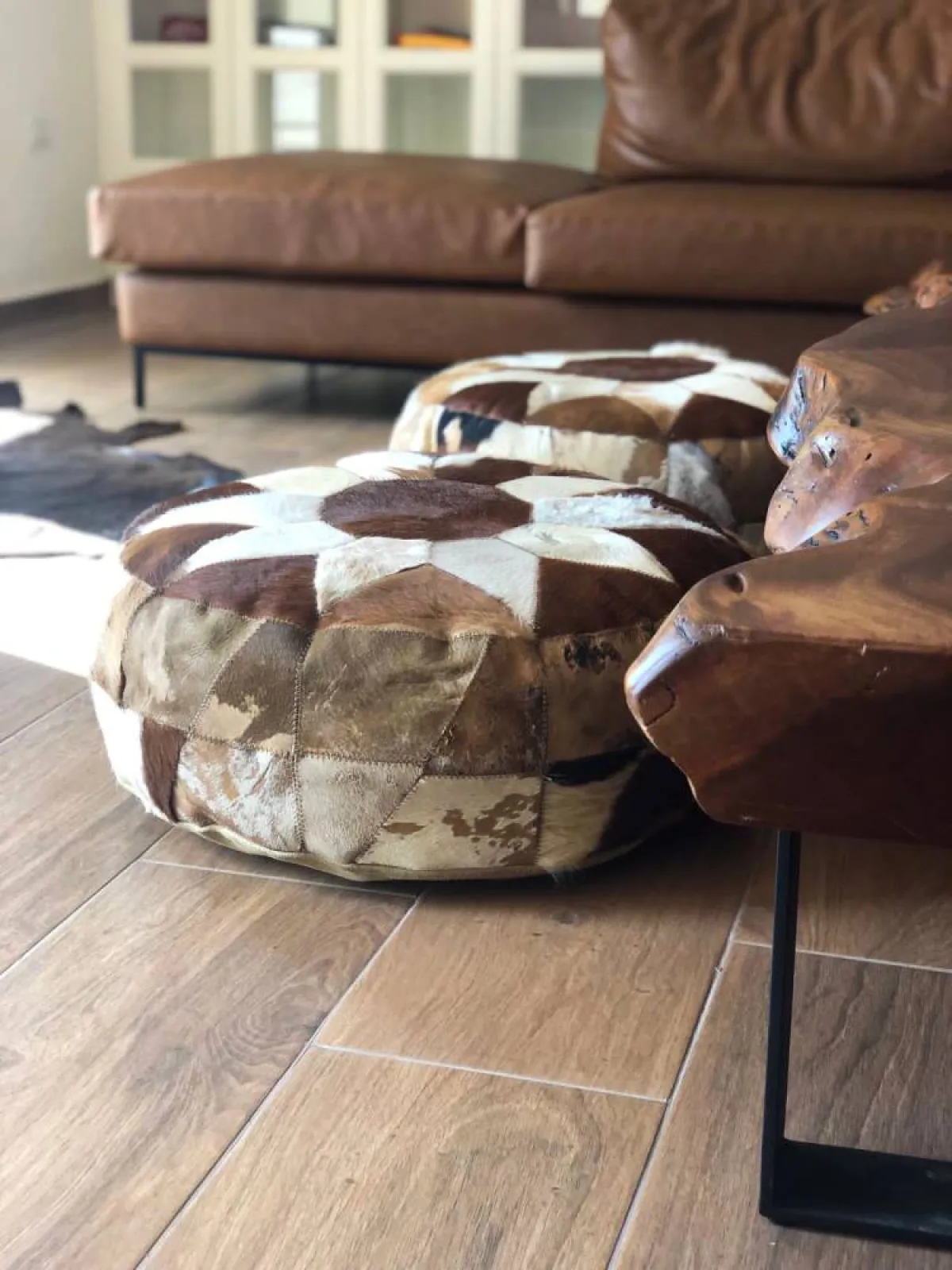 أريكة مصنوعة من الجلد 