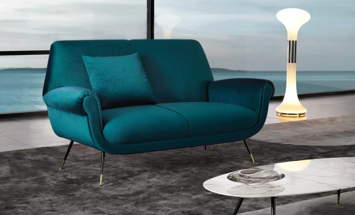 أثاث مصبوغ بأحد مشتقات اللون الأخضر