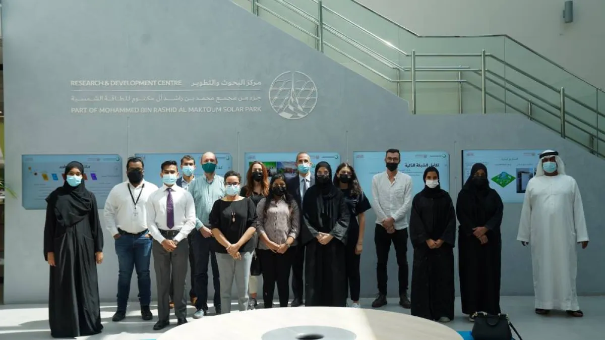 مركز بحوث هيئة كهرباء ومياه دبي يستقبل 16 وفداً عالمياً خلال الربع الأول. الصورة من "وام"