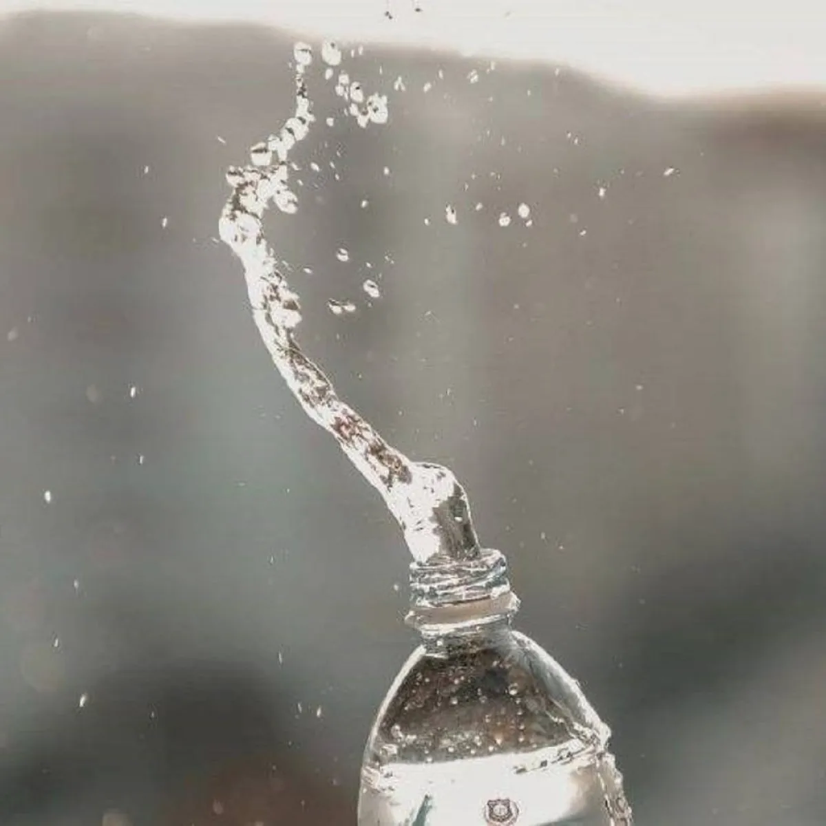 صورة لزجاجة ماء