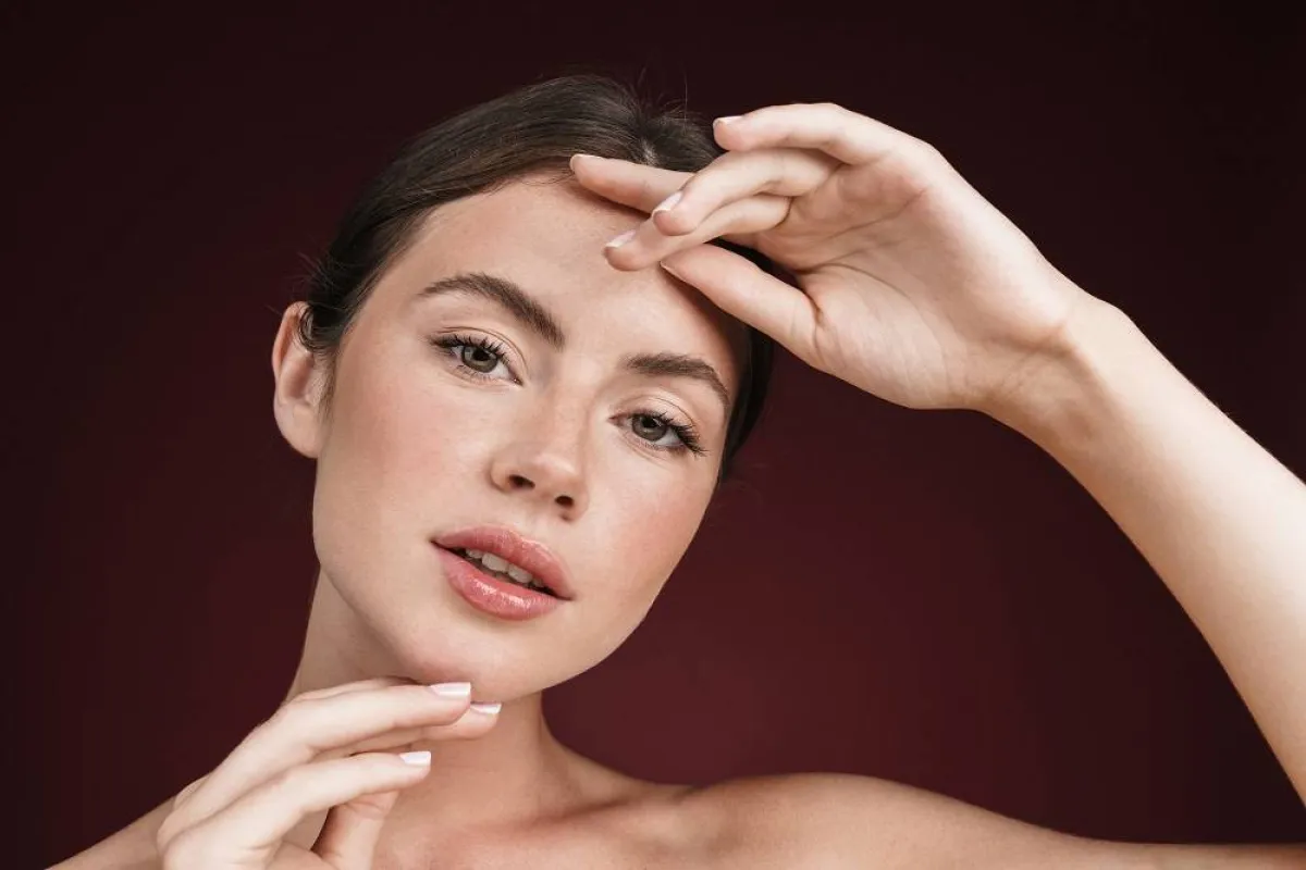 الآذريون لشد البشرة