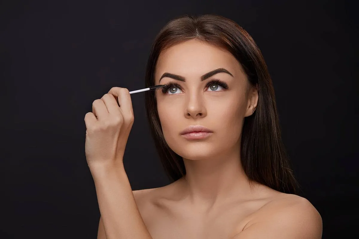 تركيب الرموش