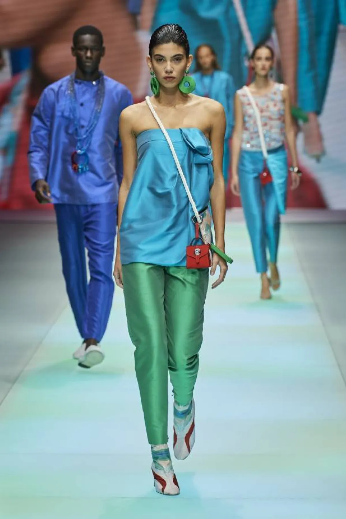 بدلة من أمبوريو أرماني