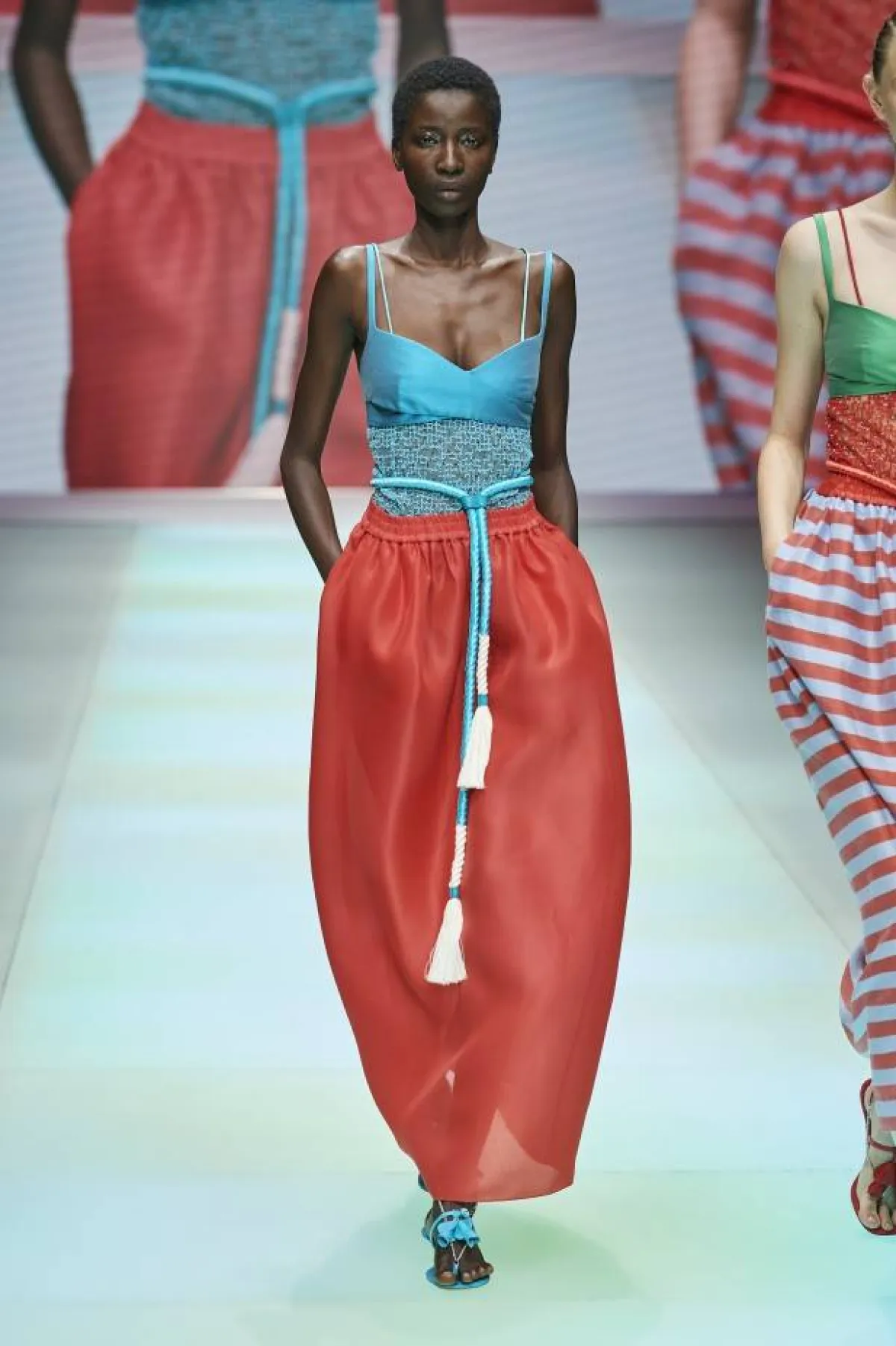 زي من أمبوريو أرماني 