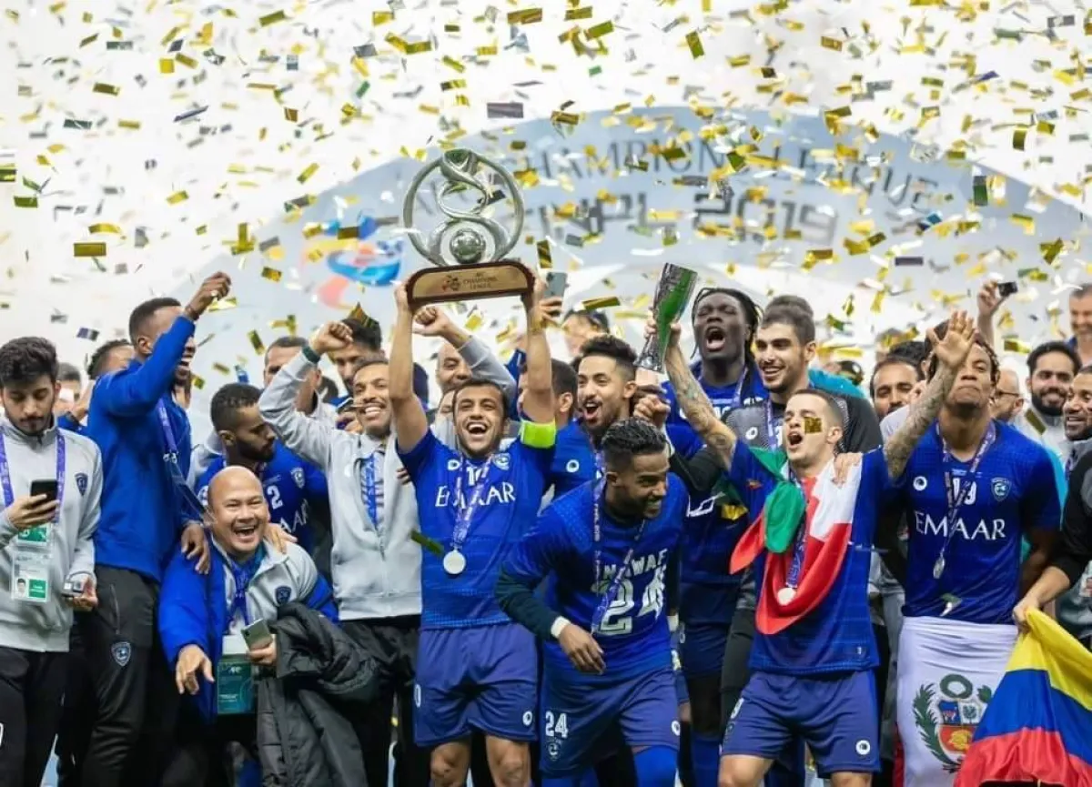 صورة تتويج الهلال بكأس آسيا