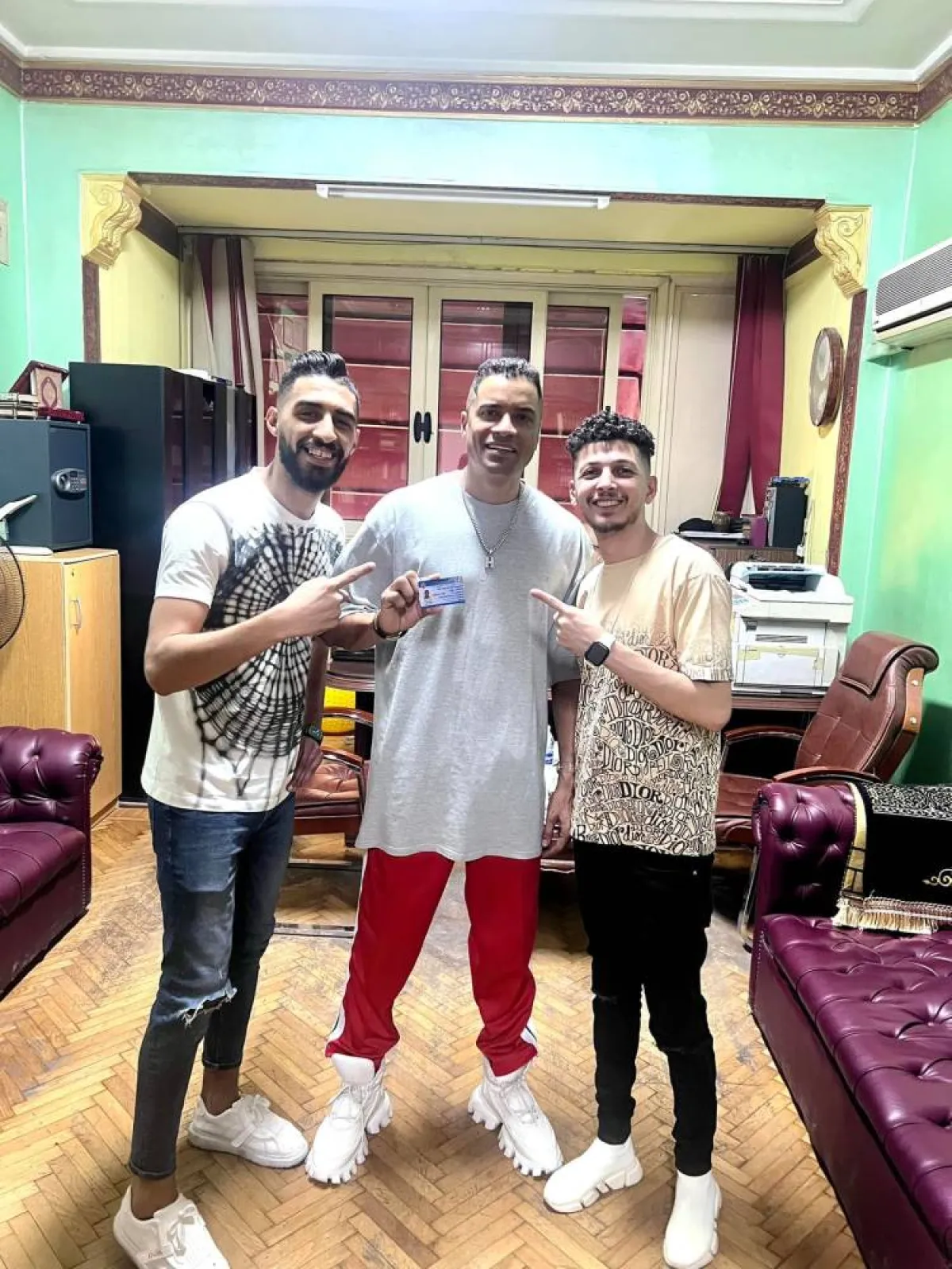 حسن شاكوش بعد حصوله على كارنيه النقابة - الصورة من حسابه على فيسبوك