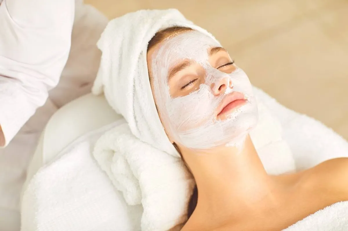 الزبادي لتفتيح البشرة