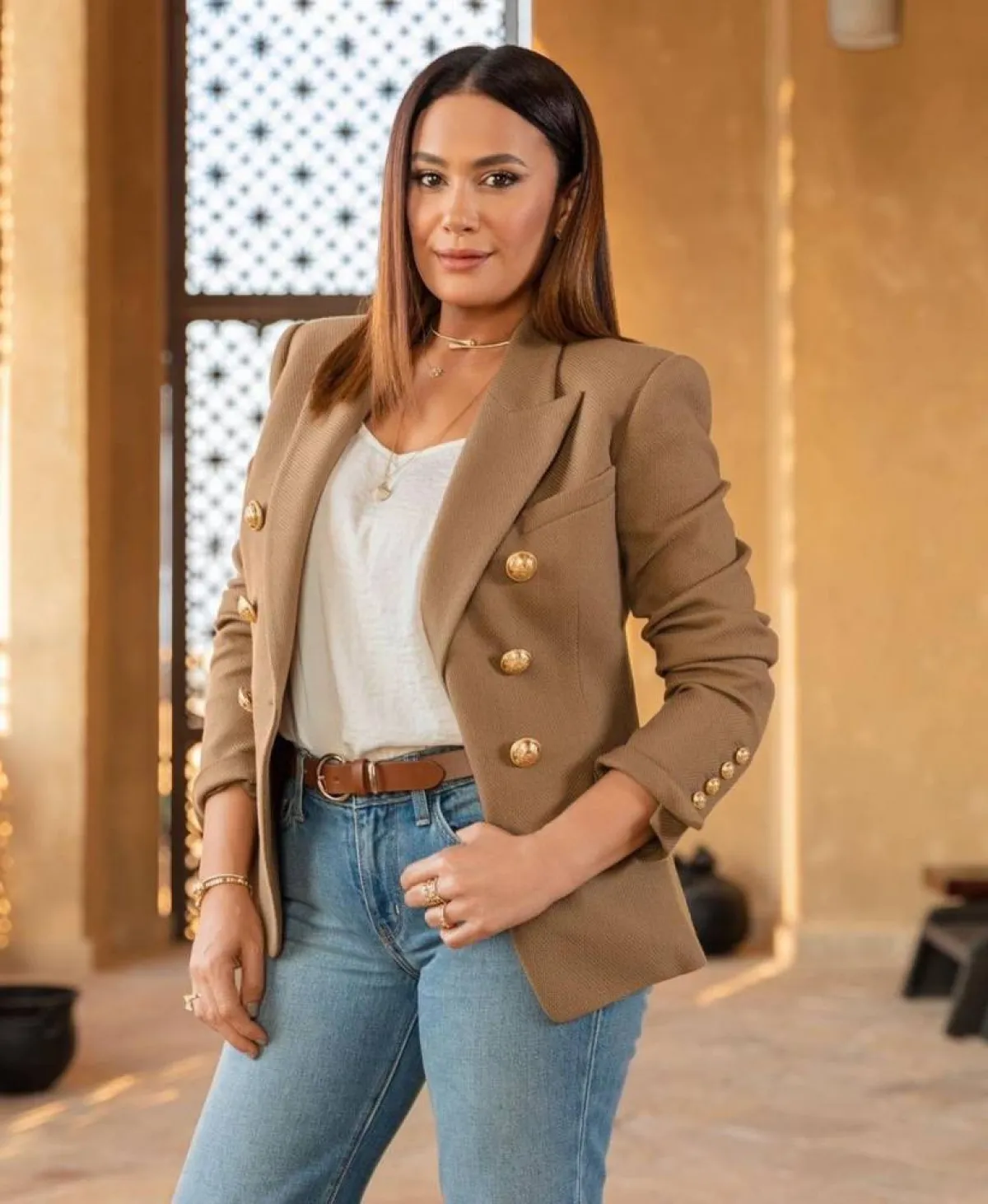 إطلالات أنيقة ومميّزة من هند صبري