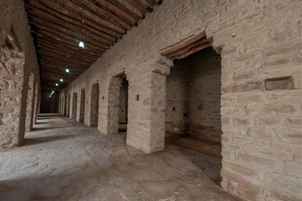 تظهر الصورة مسجد عمر بن الخطاب من الداخل مصدر الصورة وكالة الأنباء السعودية واس